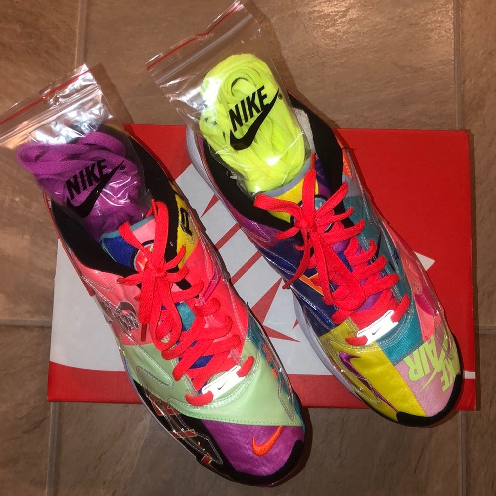 NIKE AIR *** NEW WITH BOX *** RARE